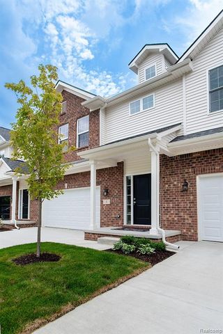 3 Grandview Cir Grandview Circle 71, White Lake, MI 48386