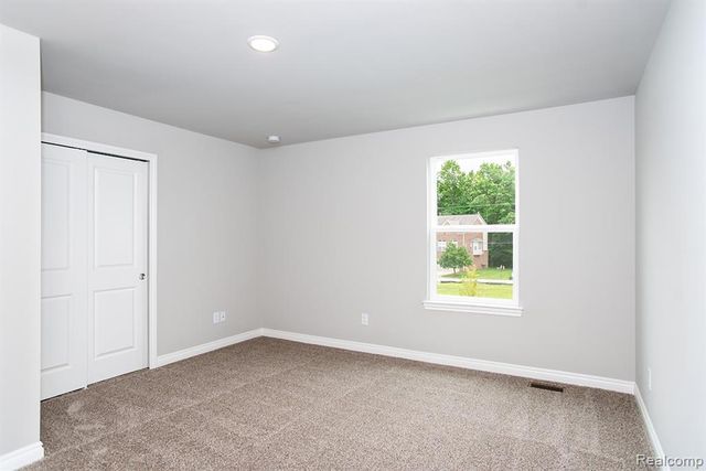 3 Grandview Cir Grandview Circle 71, White Lake, MI 48386