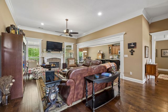 145 Airport Ct, Waverly, TN 37185