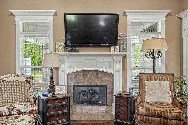 145 Airport Ct, Waverly, TN 37185