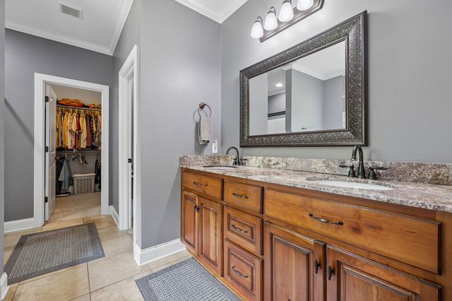 145 Airport Ct, Waverly, TN 37185