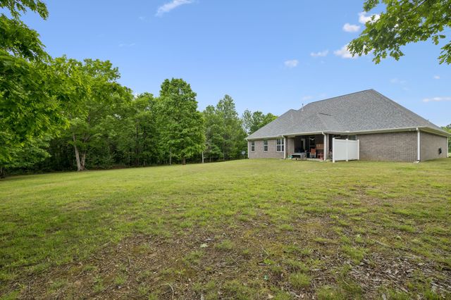 145 Airport Ct, Waverly, TN 37185