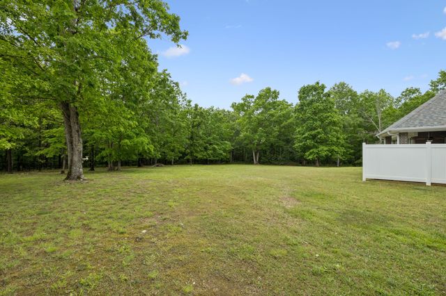 145 Airport Ct, Waverly, TN 37185