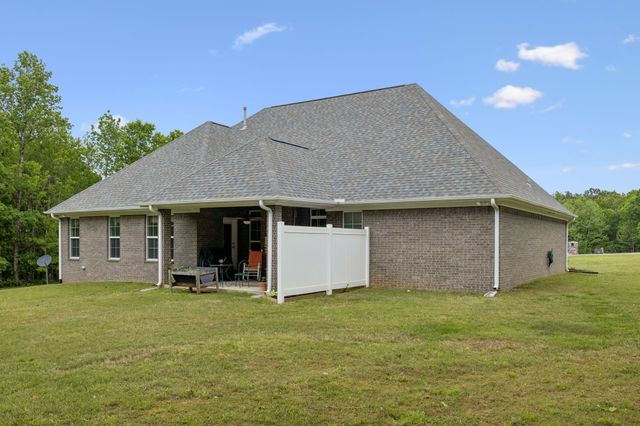 145 Airport Ct, Waverly, TN 37185
