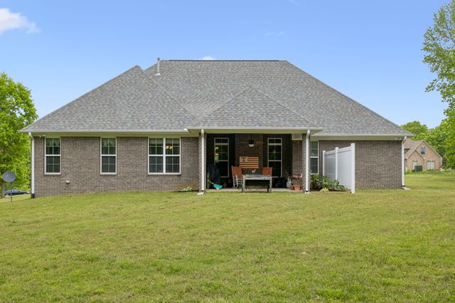 145 Airport Ct, Waverly, TN 37185