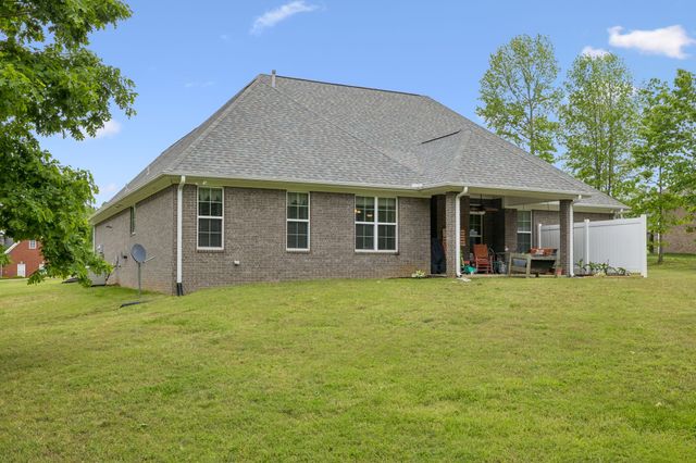 145 Airport Ct, Waverly, TN 37185