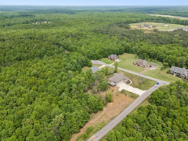 145 Airport Ct, Waverly, TN 37185