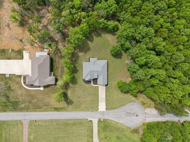 145 Airport Ct, Waverly, TN 37185