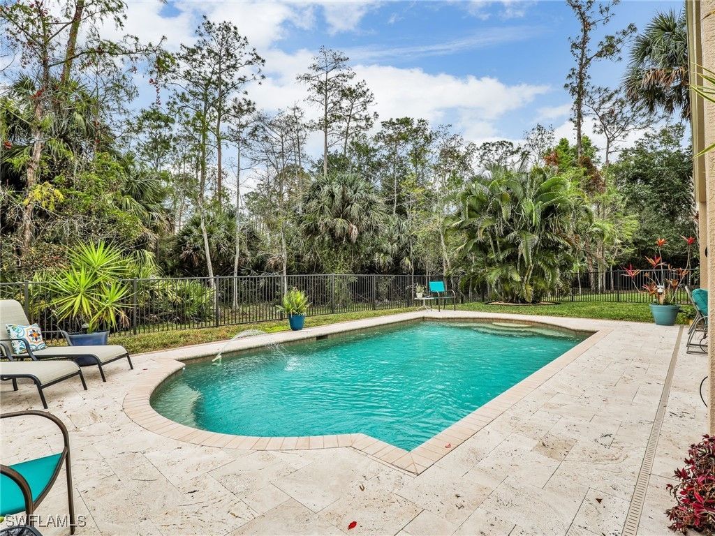 2446 Butterfly Palm DR, Naples, FL 34119