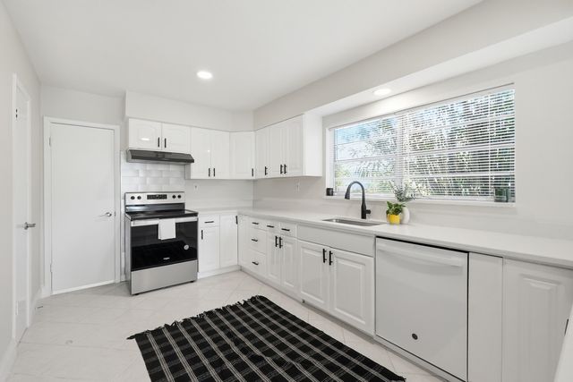 535 Dolphin Avenue, Fort Walton Beach, FL 32548