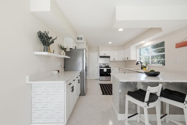 535 Dolphin Avenue, Fort Walton Beach, FL 32548