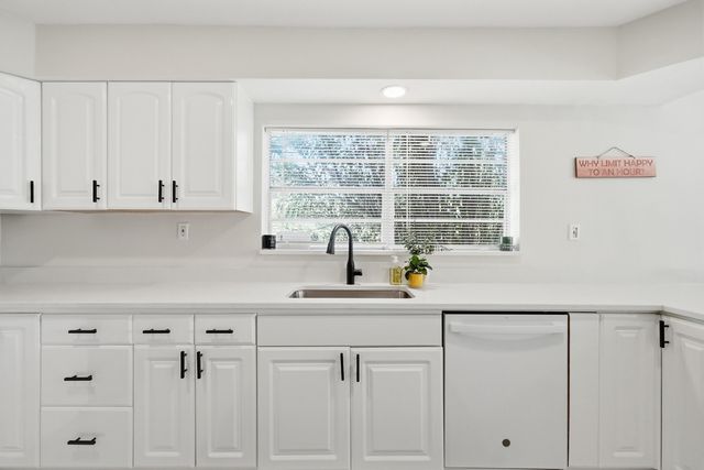 535 Dolphin Avenue, Fort Walton Beach, FL 32548