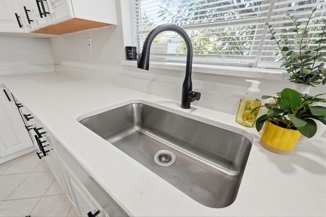 535 Dolphin Avenue, Fort Walton Beach, FL 32548