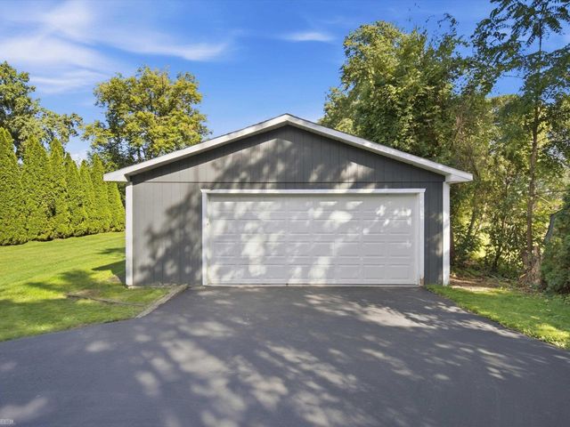 2789 Hickory Lawn Road, Rochester Hills, MI 48307
