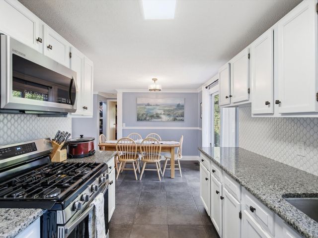 2789 Hickory Lawn Road, Rochester Hills, MI 48307