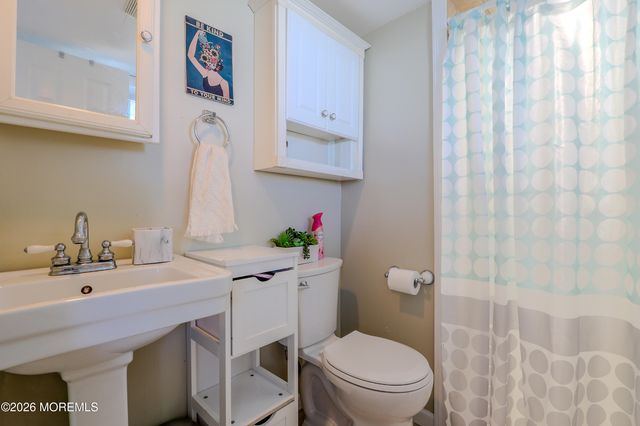 546 Vaughn Avenue, Toms River, NJ 08753