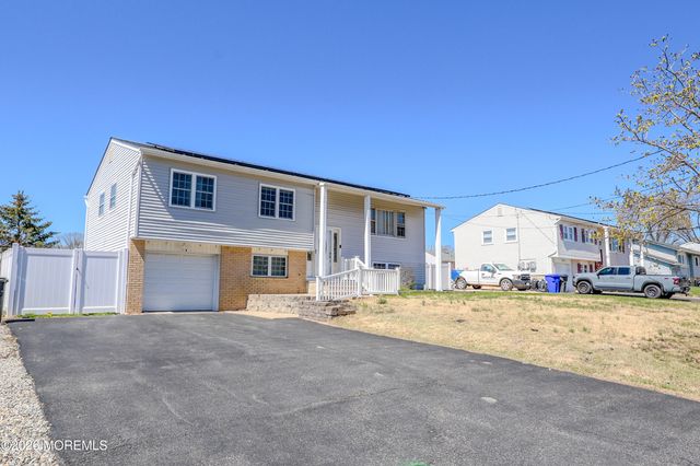 546 Vaughn Avenue, Toms River, NJ 08753