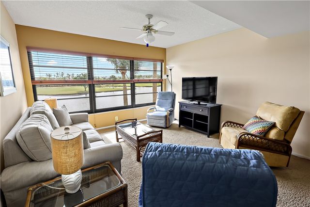 31 Plantation Drive 204, Vero Beach, FL 32966