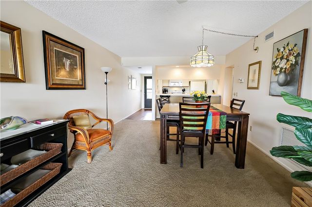 31 Plantation Drive 204, Vero Beach, FL 32966