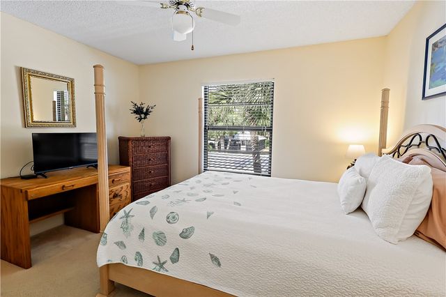 31 Plantation Drive 204, Vero Beach, FL 32966