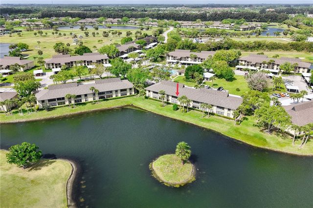 31 Plantation Drive 204, Vero Beach, FL 32966