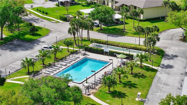 31 Plantation Drive 204, Vero Beach, FL 32966