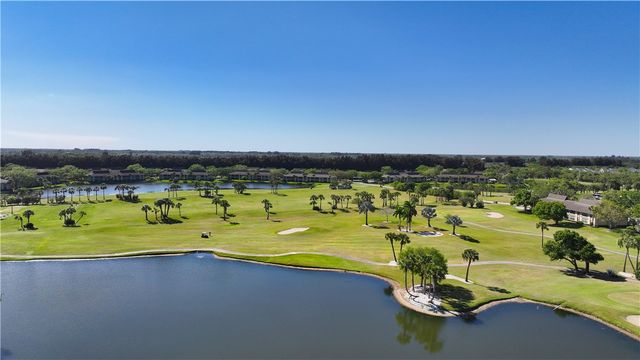 31 Plantation Drive 204, Vero Beach, FL 32966