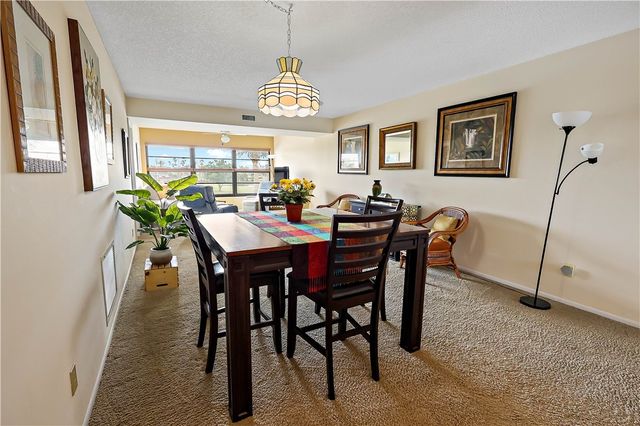 31 Plantation Drive 204, Vero Beach, FL 32966