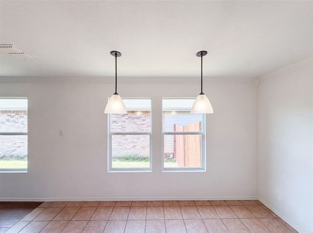 6200 St James Place, Denton, TX 76210