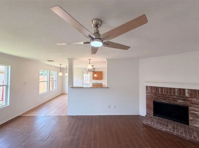6200 St James Place, Denton, TX 76210