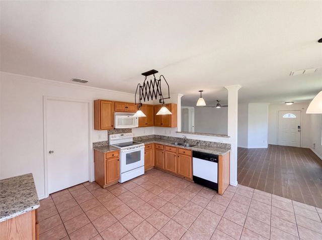 6200 St James Place, Denton, TX 76210