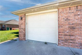 414 E Southern trace Drive, Rogers, AR 72758