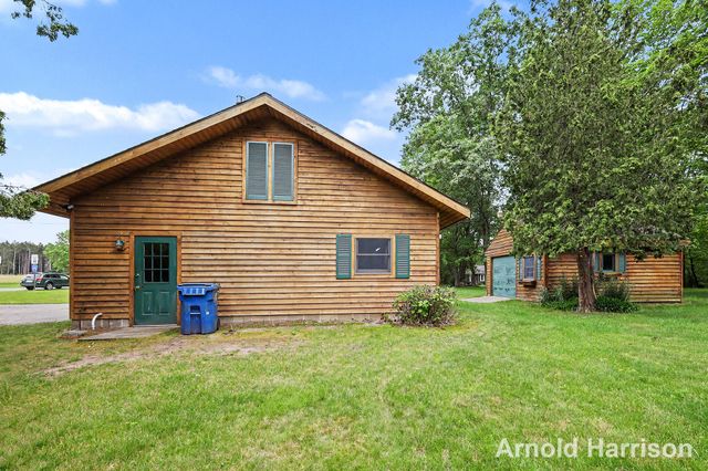 11265 W Sidney Road, Montcalm Twp, MI 49326