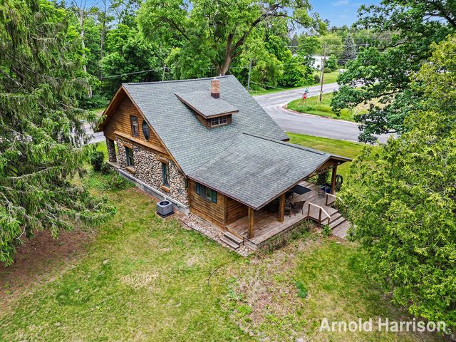 11265 W Sidney Road, Montcalm Twp, MI 49326