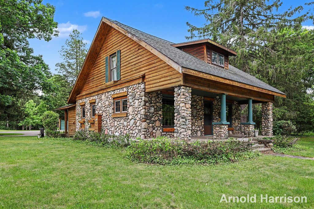 11265 W Sidney Road, Montcalm Twp, MI 49326