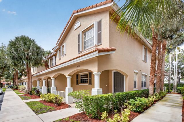 1418 W Wickham Circle B, Delray Beach, FL 33445