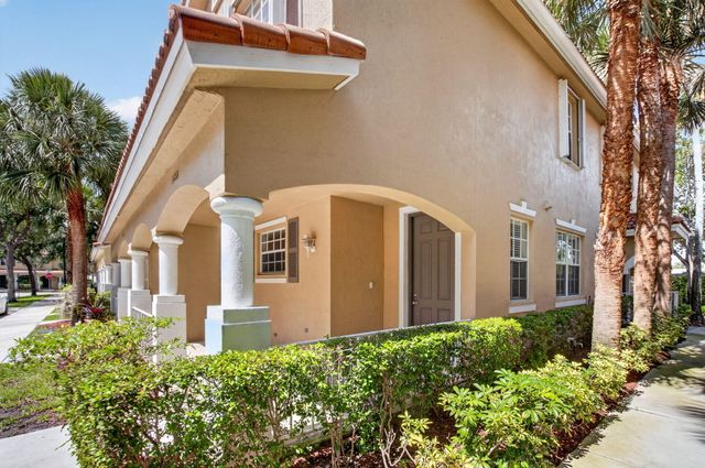 1418 W Wickham Circle B, Delray Beach, FL 33445