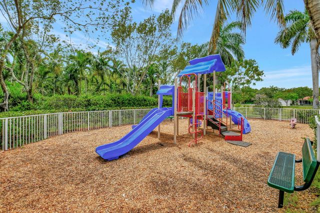 1418 W Wickham Circle B, Delray Beach, FL 33445