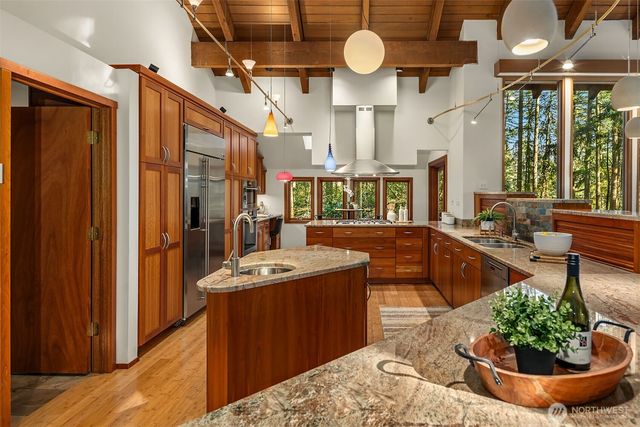 13525 NE 50th Street, Bellevue, WA 98005