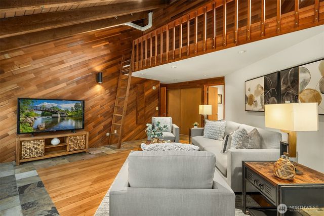 13525 NE 50th Street, Bellevue, WA 98005