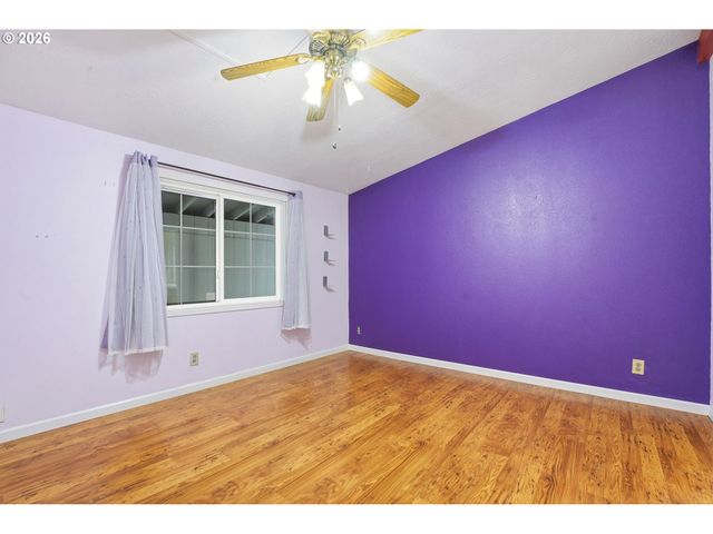 21400 Se STARK St 2, Gresham, OR 97030