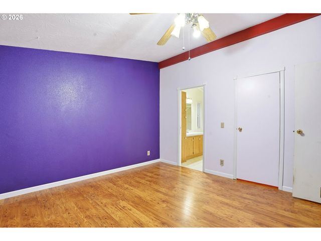 21400 Se STARK St 2, Gresham, OR 97030