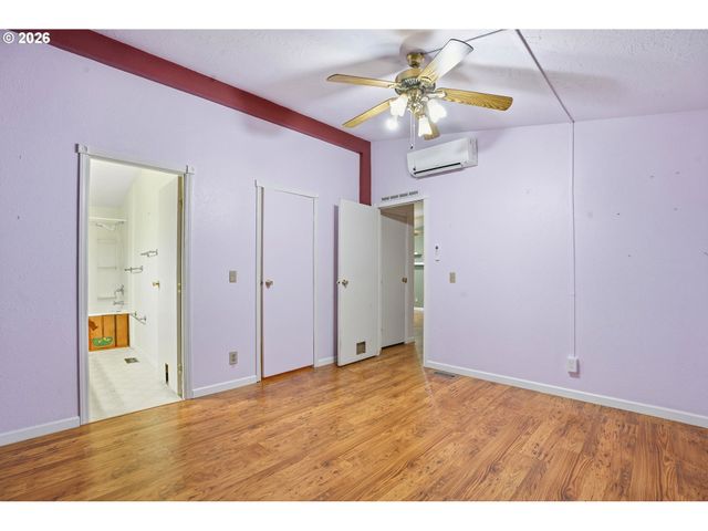 21400 Se STARK St 2, Gresham, OR 97030