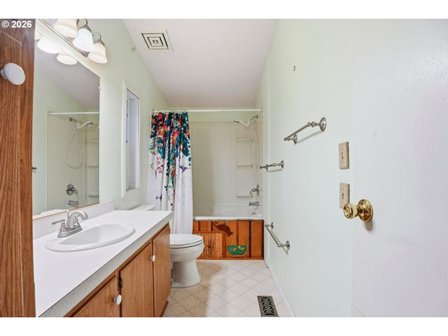 21400 Se STARK St 2, Gresham, OR 97030