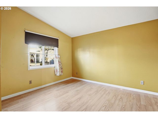 21400 Se STARK St 2, Gresham, OR 97030