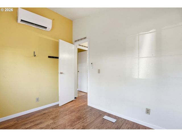 21400 Se STARK St 2, Gresham, OR 97030