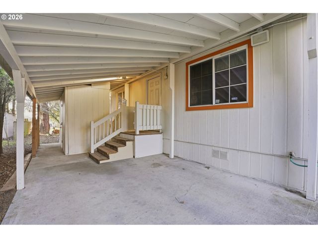 21400 Se STARK St 2, Gresham, OR 97030