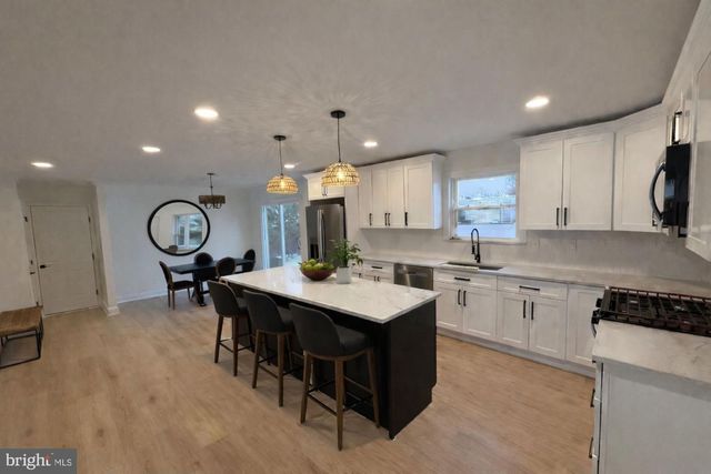 916 GILDER DR, New Castle, DE 19720