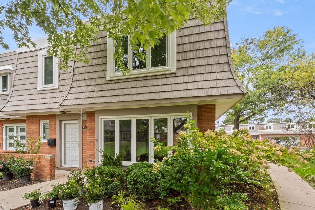 1491 Avignon Court, Highland Park, IL 60035 — exterior
