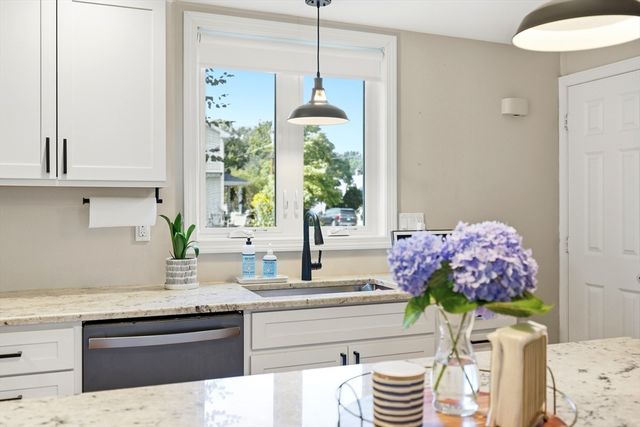 20 Ashbrook Street, Springfield, MA 01118